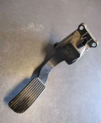 Mercedes-Benz Sprinter W906 Accelerator throttle pedal A9063000404 0280755023 ZCS008Q011