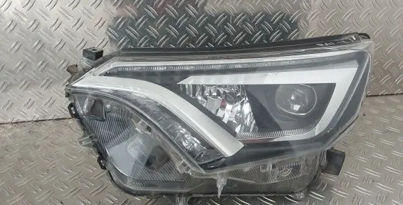 Toyota RAV 4 (XA40) Headlight/headlamp