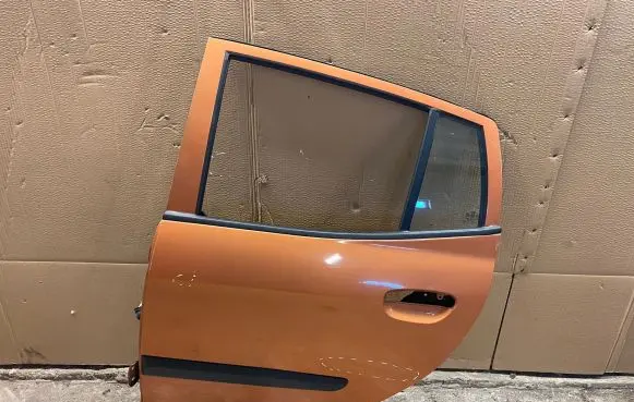 KIA Picanto Rear door