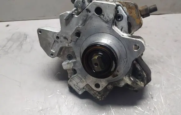 Hyundai Santa Fe Fuel injection high pressure pump 0445010121 3310027400
