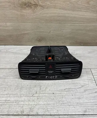 Skoda Yeti (5L) Dash center air vent grill 5L0820951 8108529