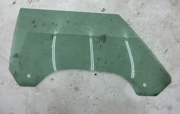 Mini One - Cooper Coupe R56 Front door window glass four-door 43R001025