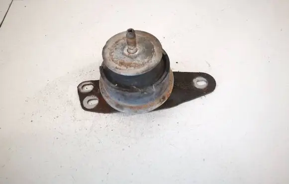 Peugeot 508 Engine mount bracket