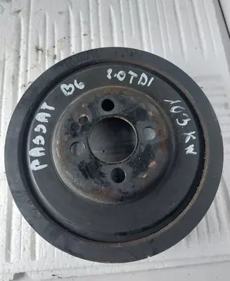 Volkswagen PASSAT B6 Crankshaft pulley 03G105243