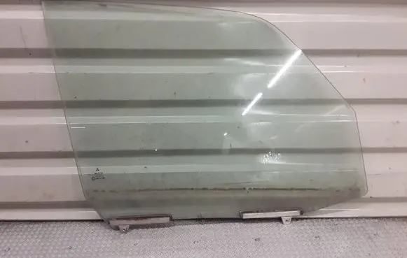 Mitsubishi Pajero Pinin Front door window glass four-door
