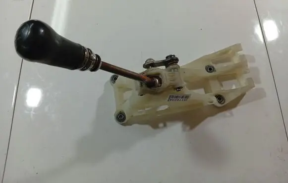 Toyota Avensis Verso Gear shifter/selector 