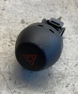 Toyota RAV 4 (XA30) Hazard light switch 15b060