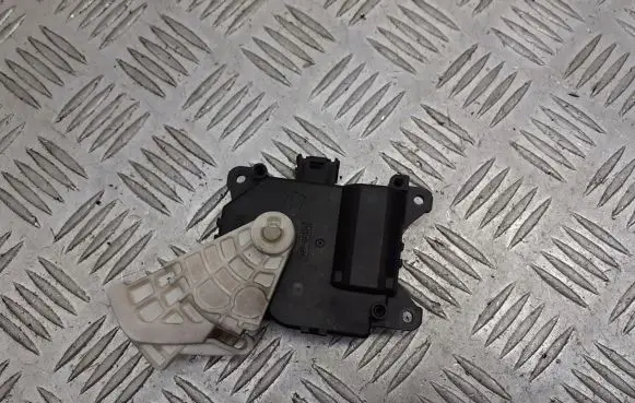Toyota Auris 150 A/C air flow flap actuator/motor 11380-2810