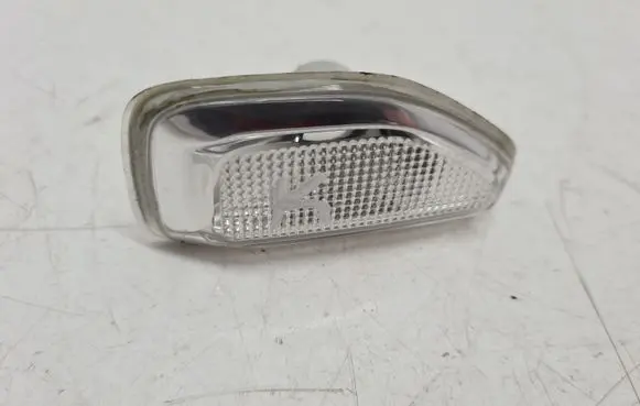 Dacia Sandero Front fender indicator light 261651140R