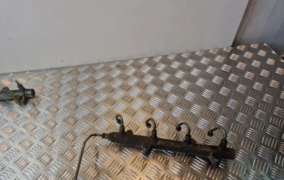 Audi A8 S8 D3 4E Fuel main line pipe 057130089C