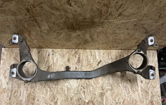 Volkswagen Touareg II Front subframe 7P0199207