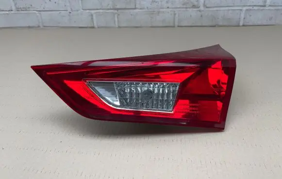Toyota Auris E180 Tailgate rear/tail lights 05170237