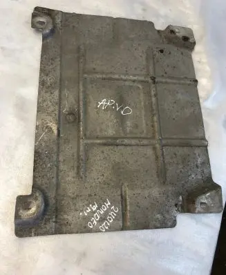 Ford Mondeo MK V Engine splash shield/under tray Dg93u11122a