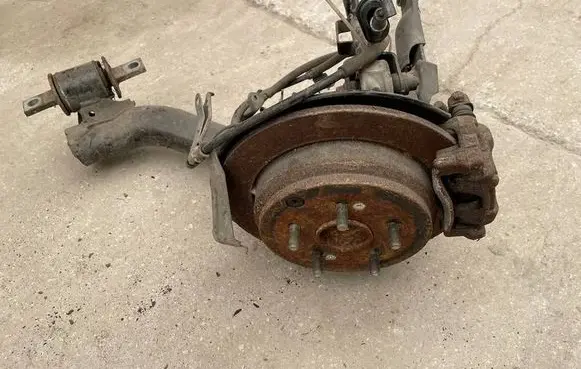 Honda CR-V Rear wheel hub spindle/knuckle 