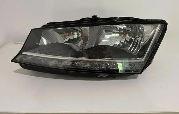Skoda Fabia Mk3 (NJ) Headlight/headlamp 6V1941015D