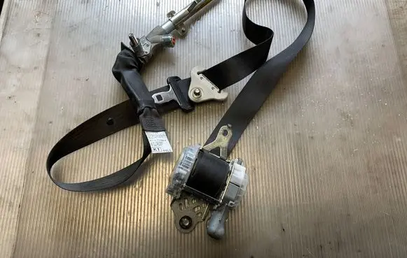 Subaru Forester SH Front seatbelt G087901