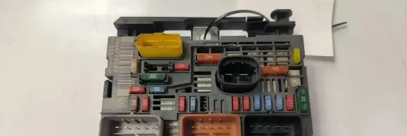 Peugeot 308 Fuse box set 9664706280