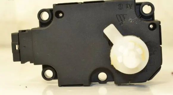 Audi A6 S6 C7 4G Intake manifold valve actuator/motor CZ1139300857 20130407 ZBAT0045D09