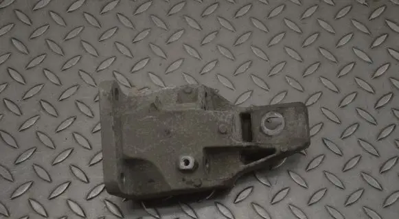 Land Rover Range Rover Sport L494 Engine mounting bracket CPLA6037CB