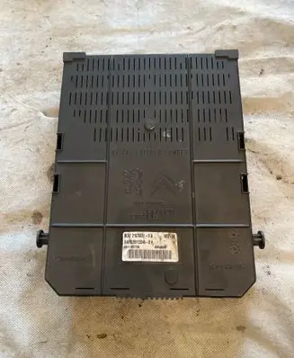 Citroen C4 I Fuse module 21676031 00293056 281148373A