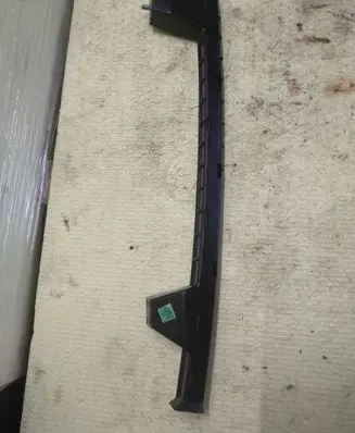 Chevrolet Trax Front door windshield rail 20782960