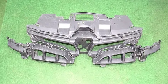 Renault Megane III Front bumper mounting bracket 620367995R