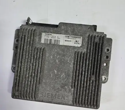 Renault Scenic I Engine control unit/module 7700868304 S103717213A 7700865825