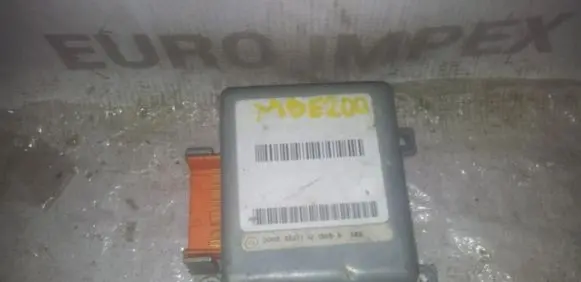 Mercedes-Benz E W210 Airbag control unit/module 0008209726