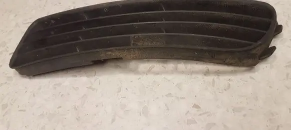 Audi A4 S4 B5 8D Front bumper lower grill 8D0807345