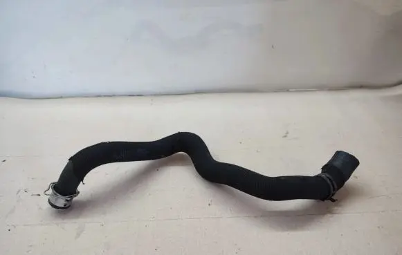Mercedes-Benz S W221 Engine coolant pipe/hose