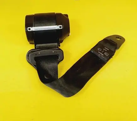 Nissan Micra Rear seatbelt 33048808