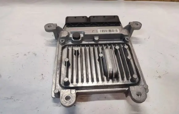 Mercedes-Benz C W204 Engine control unit/module A6519007500 28408654 A0064461540