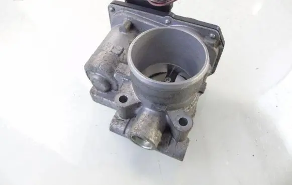 Suzuki Swift III Throttle body valve 15200RB12