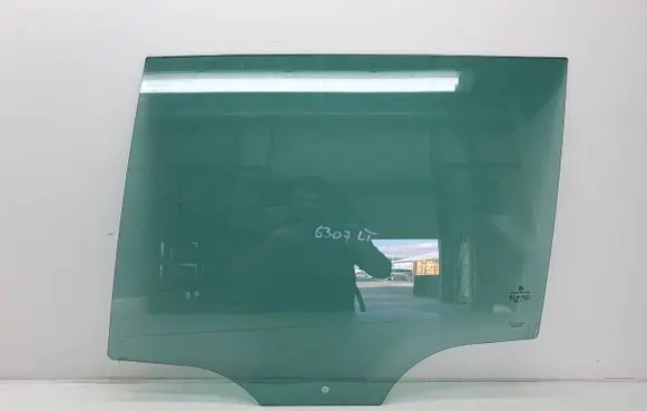 Rear door window glass
