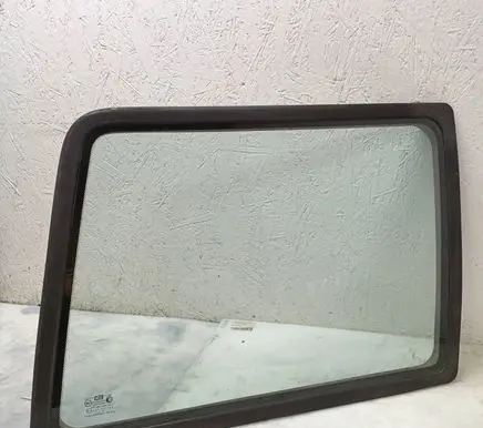Hyundai Galloper Rear side window 43R001235 DOT398M42AS2