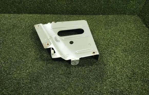 Fender mounting bracket