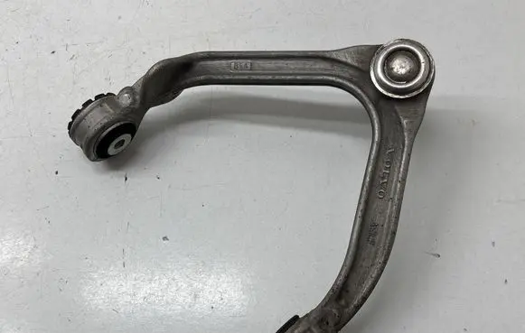 Volvo S60 Front upper control arm/wishbone 32395246