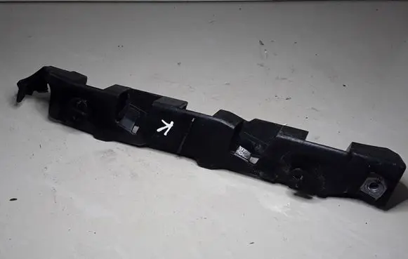 Citroen C4 I Front splash guards bracket 9652507380