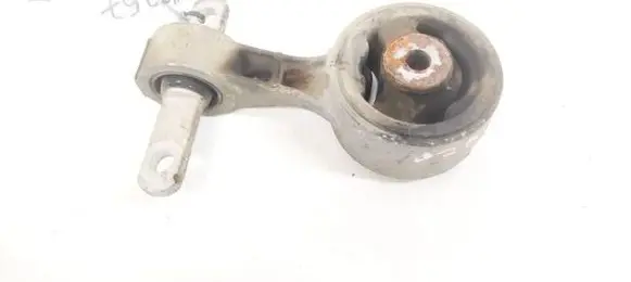 Honda FR-V Engine mount bracket