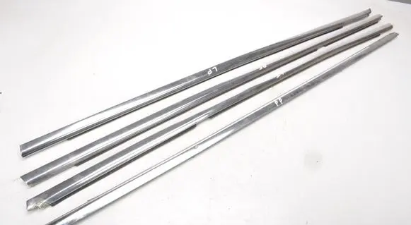 Peugeot 607 Front door windshield rail 