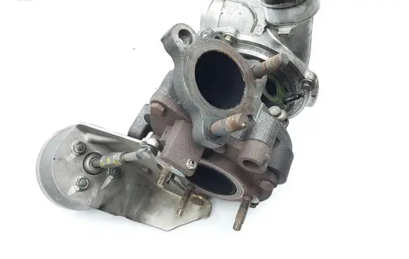 Honda CR-V Turbo 7593942 18900R06E01