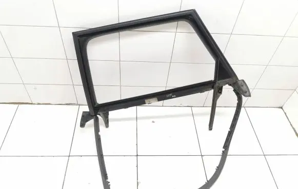 Audi A6 S6 C6 4F Rear door window/glass frame 4f0867369c 4f0867415c
