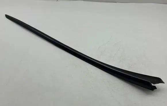 Peugeot 3008 I Windshield trim 9682757880