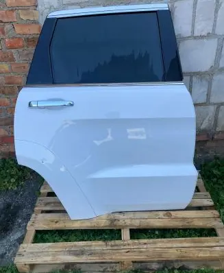 Jeep Grand Cherokee Rear door