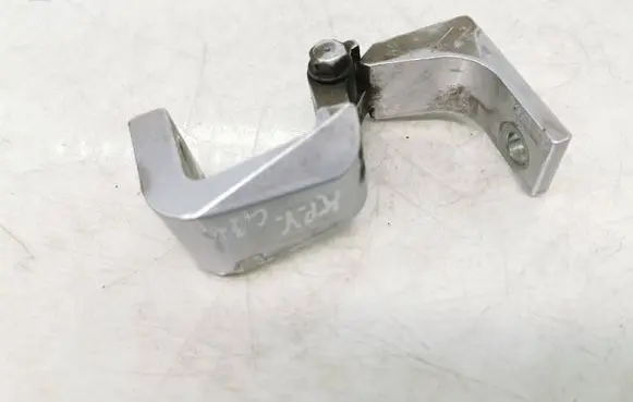 Volkswagen Transporter - Caravelle T5 Front door upper hinge 7H0831401B