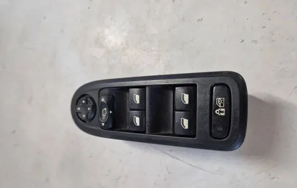 Citroen C5 Electric window control switch 96599975XT