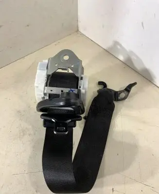 BMW Z4 E89 Front seatbelt 7217182