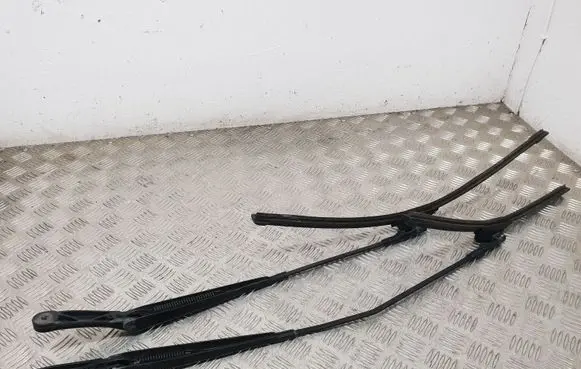 Volkswagen Touran I Windshield/front glass wiper blade 2K1955410 2K1955409