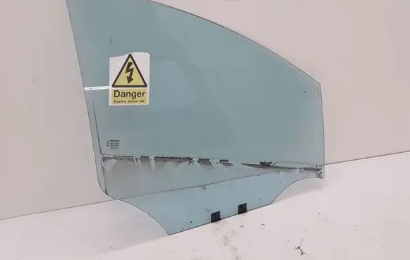 Renault Zoe Front door window/glass (coupe) 803004589R