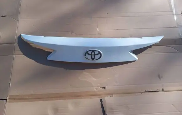 Toyota Auris E180 Tailgate trim 7681102830
